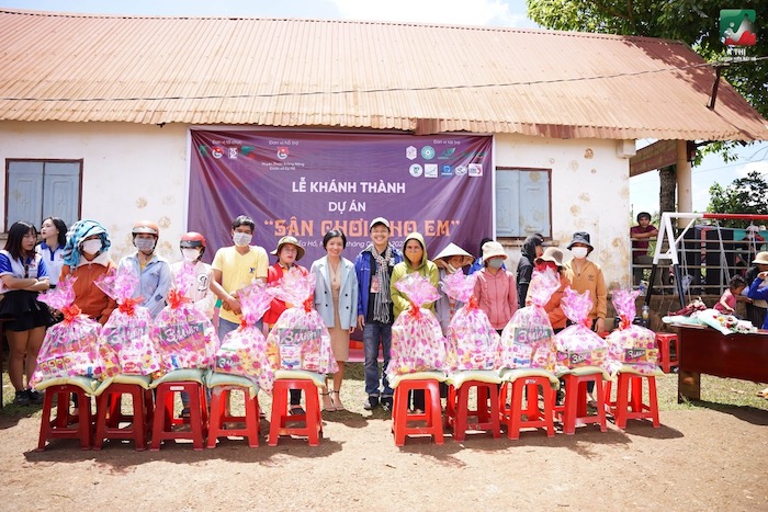 Sinh viên văn hoá hưởng ứng Tháng nhân đạo quốc gia bằng 3 sự kiện ý nghĩa