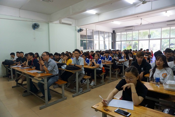 Khoa Quản lý văn hóa, nghệ thuật tổ chức họp giao ban lần 3 với sinh viên năm học 2019-2020